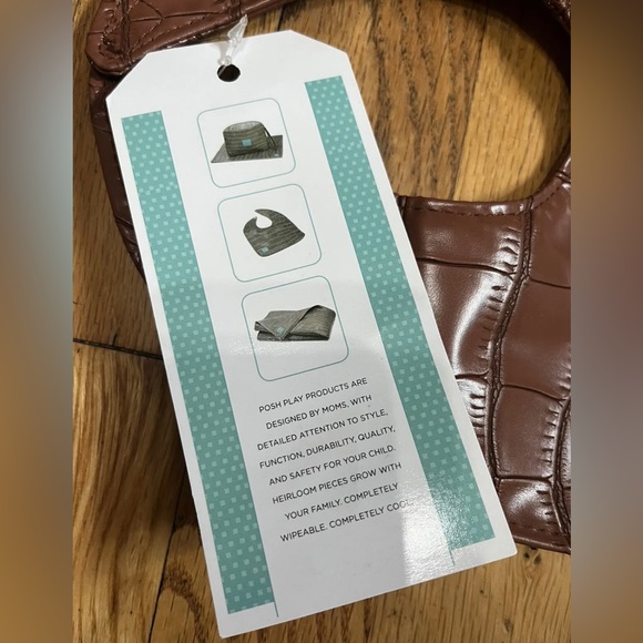 Posh Play Faux Leather Retile Baby Bib and Pouch Brown Wipeable NEW - Picture 7 of 8